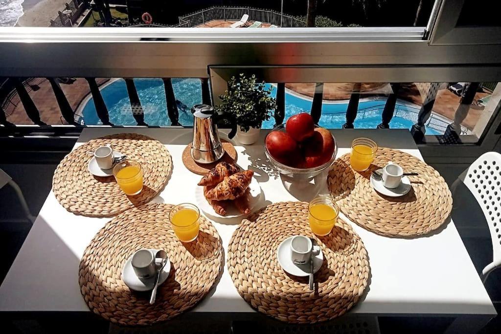 Newly Refurbished Beachfront Apartment. San Bartolomé エクステリア 写真